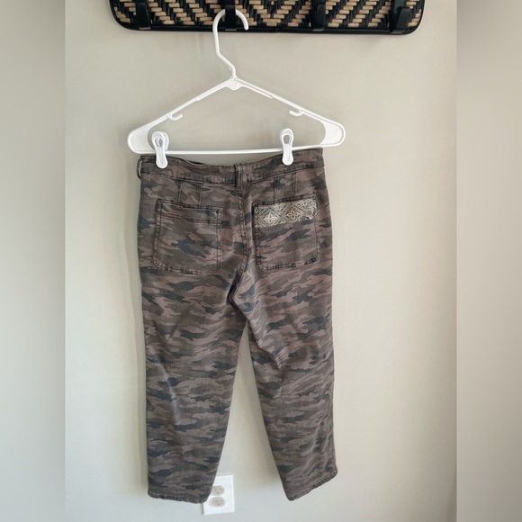 By Anthropologie Mavis Embroidered Green Camo Utility Pants - Size 26 - Picture 9 of 12